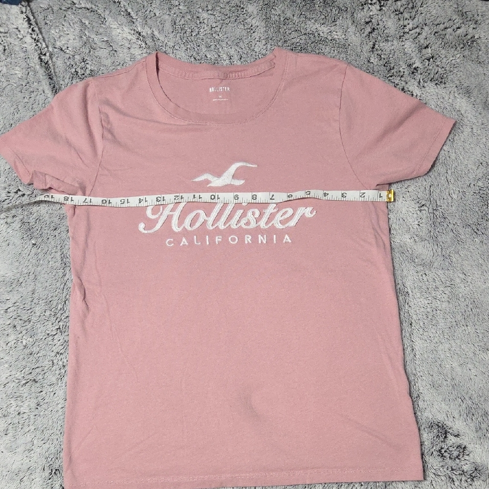Hollister Women's Pink Short Sleeve Tee